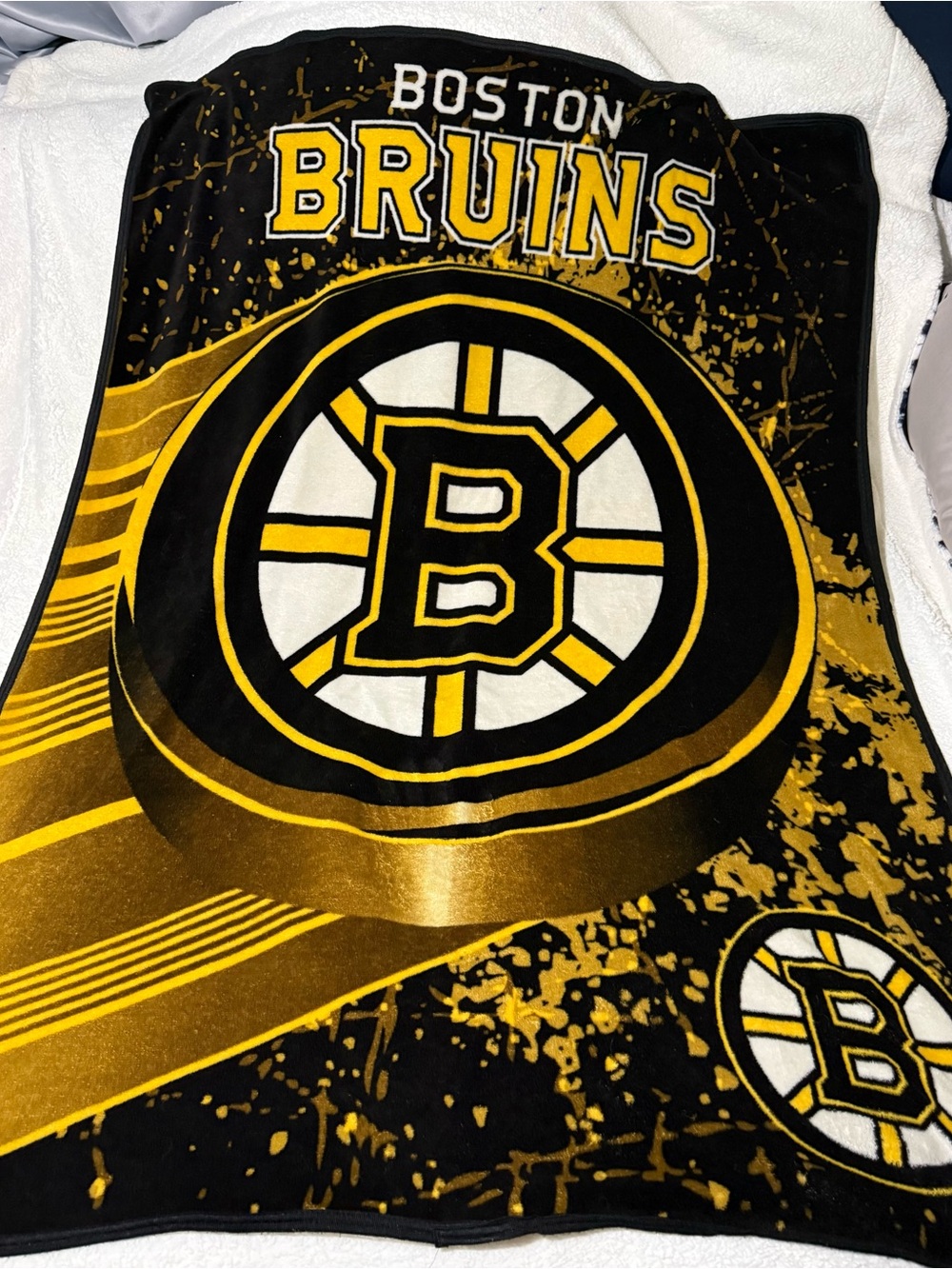 NHL Boston Bruins Lightweight Silky Soft Throw Blanket, 50" X 60"
